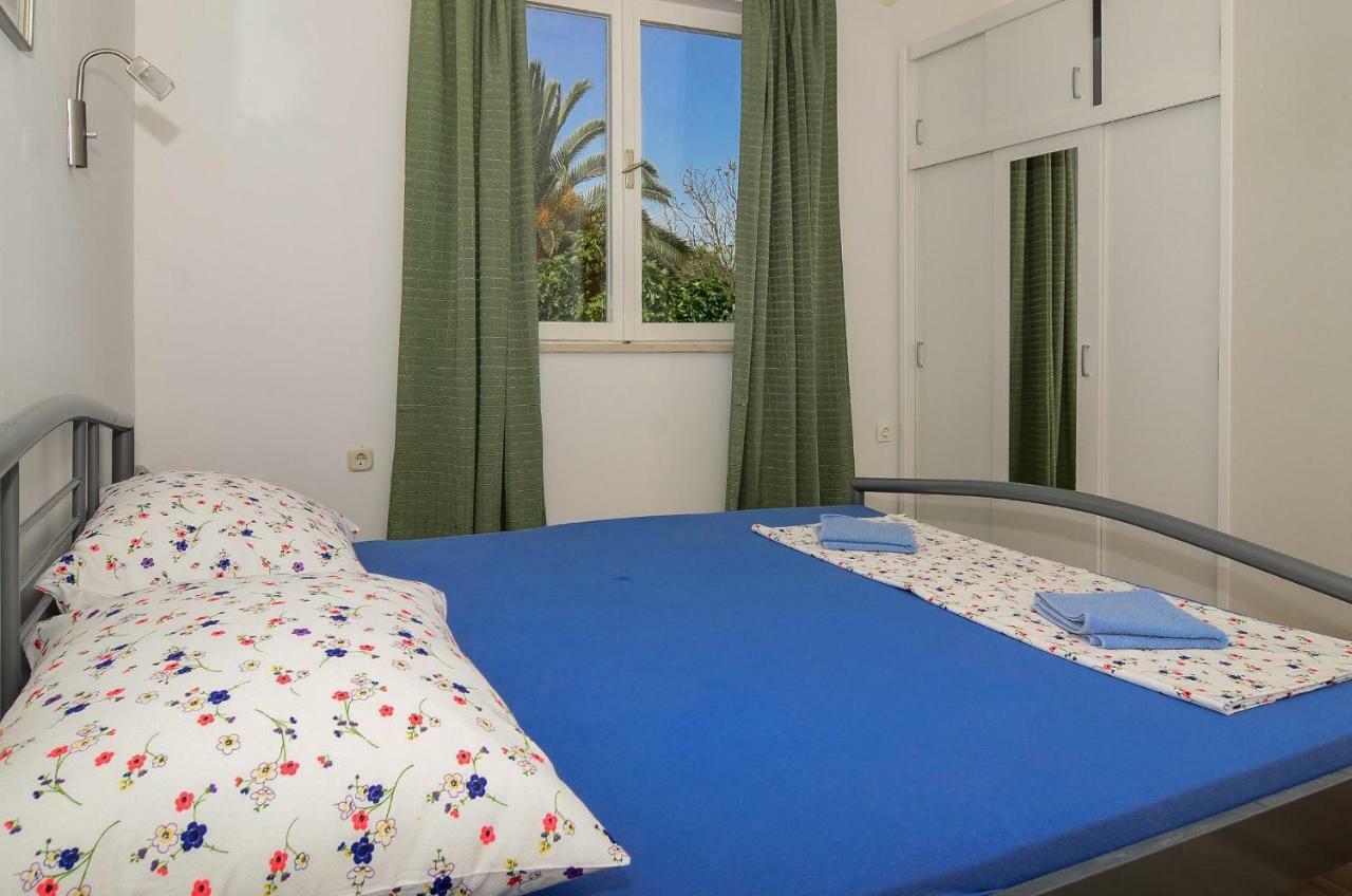 Holiday Home Loviste Bagian luar foto