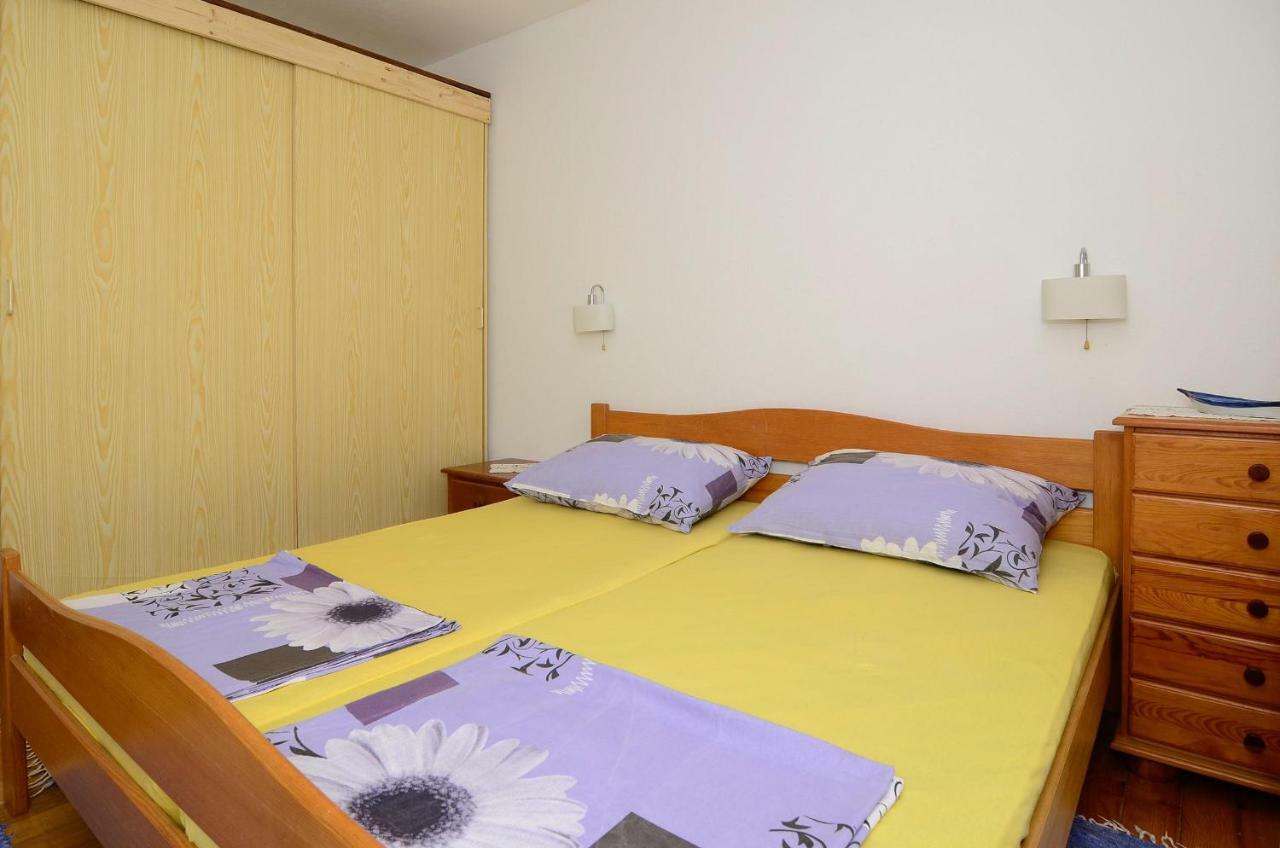 Holiday Home Loviste Bagian luar foto