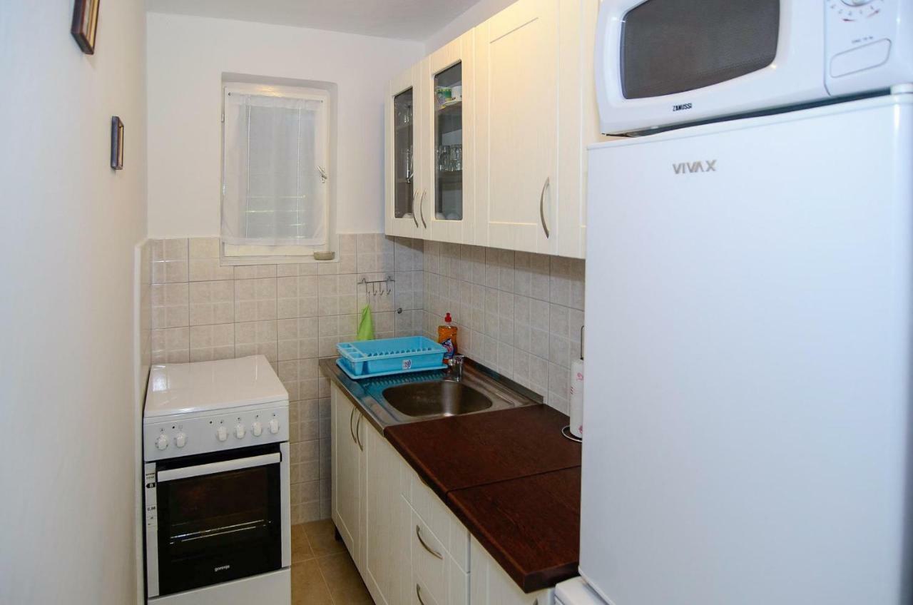 Holiday Home Loviste Bagian luar foto